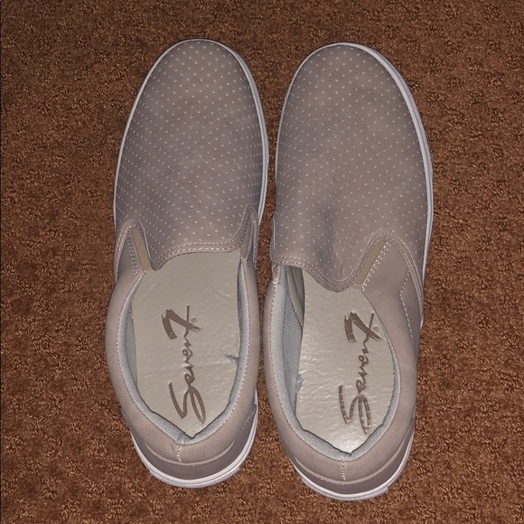 Seven7 SlipOn Sneakers! Good condition, never worn